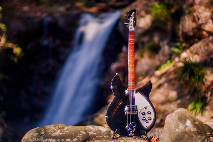 Rickenbacker at Itashiki Keikoku / GH5S SLR Magic 50mm F0.95 - f0.95 2s ISO:80